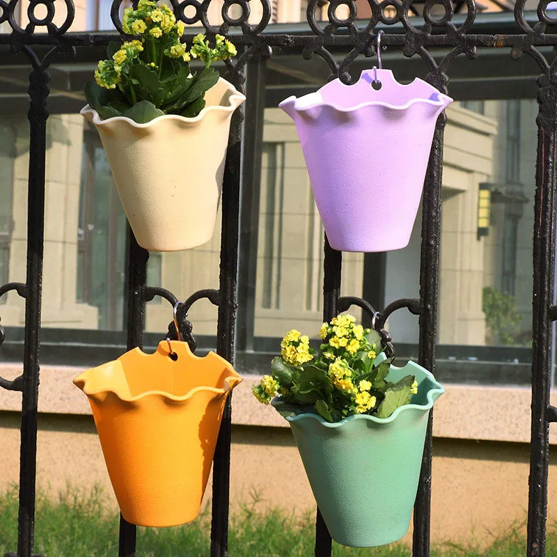 Outdoor Wall Hanging Planter For Balcony Garden Decor Plastic Wall Mounted Flowerpot Hanging Basket Plant Pots For Indoor Jardin